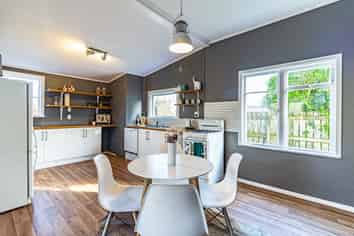 Manawatu / Whanganui - Address withheld