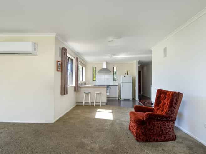 8 Isobel Place , Rarangi
