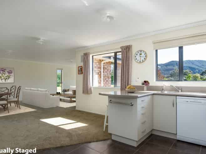 8 Isobel Place , Rarangi