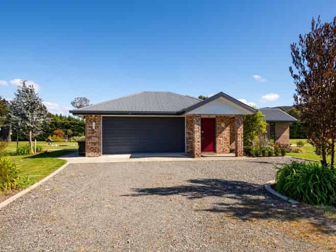8 Isobel Place , Rarangi