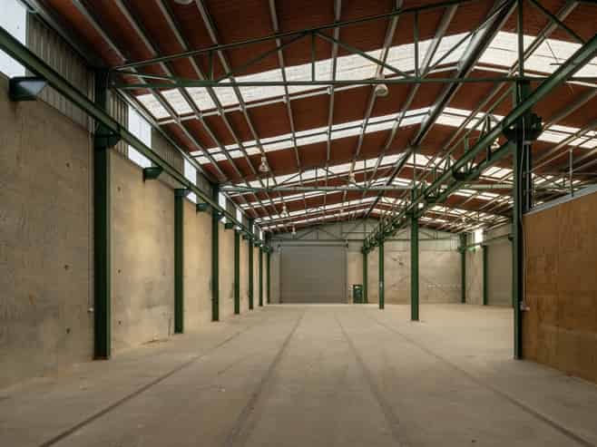 Immediately available modern warehouse, 90% NBS