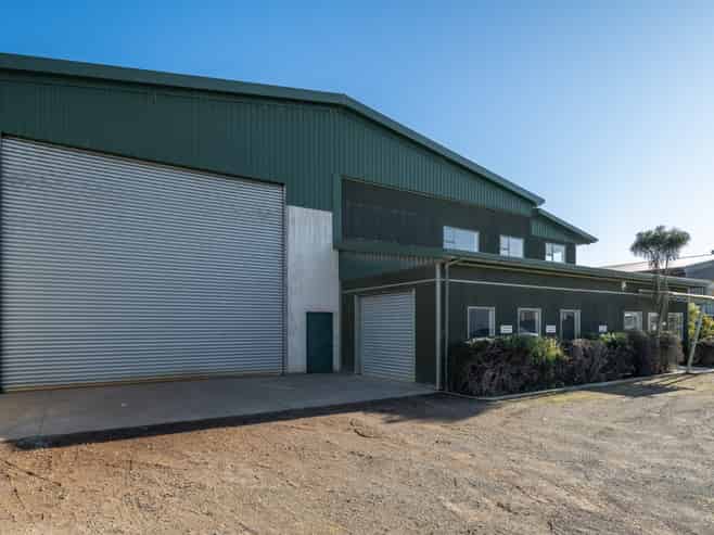 Immediately available modern warehouse, 90% NBS