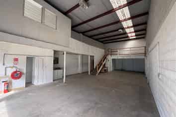 Secure Industrial Unit & Yard
