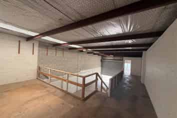 Secure Industrial Unit & Yard