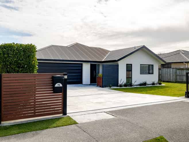 75 Pharazyn Street, Feilding