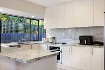2/252 Grahams Road, Bishopdale