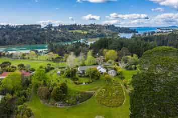 77 Messenger Road, Stillwater