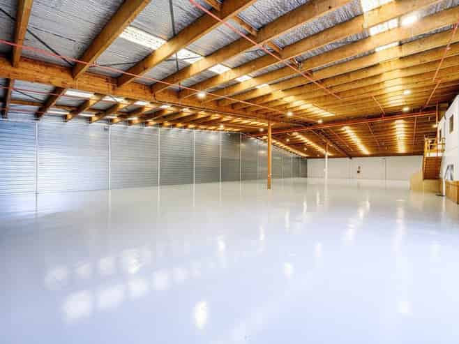 LARGE-SCALE INDUSTRIAL FACILITY FOR LEASE
