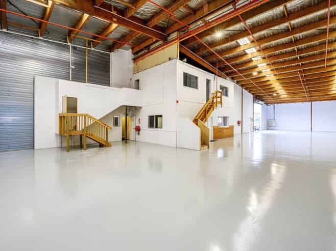 LARGE-SCALE INDUSTRIAL FACILITY FOR LEASE
