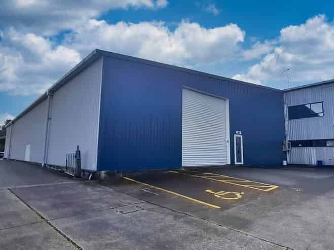 LARGE-SCALE INDUSTRIAL FACILITY FOR LEASE
