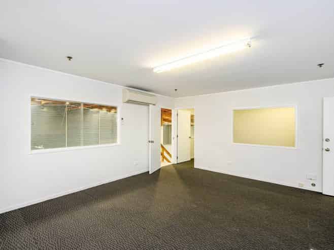 LARGE-SCALE INDUSTRIAL FACILITY FOR LEASE
