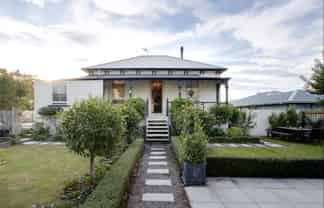12 Farndon Road, Clive