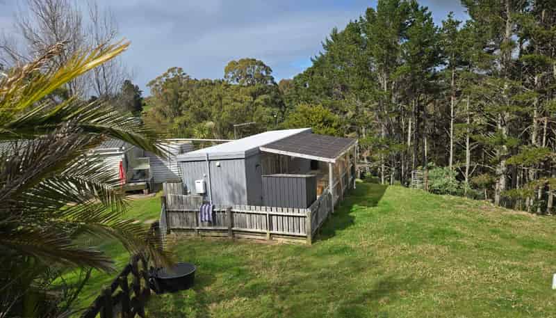 317 West Road, Brookby