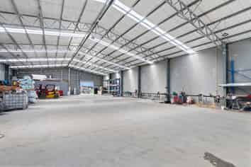 Multi-Use Warehouse & Concrete Yard 