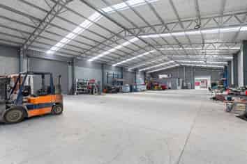 Multi-Use Warehouse & Concrete Yard 