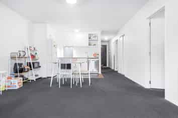 2/3 June Place, Hamilton East