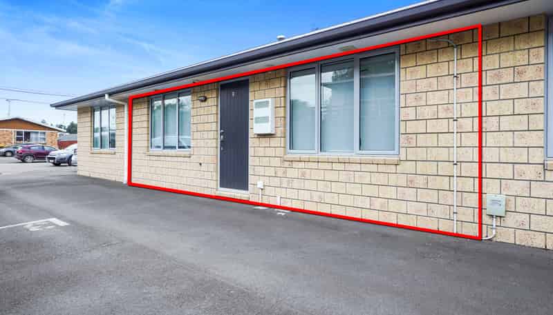 2/3 June Place, Hamilton East