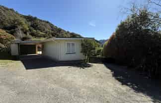 27 Main Road, Havelock