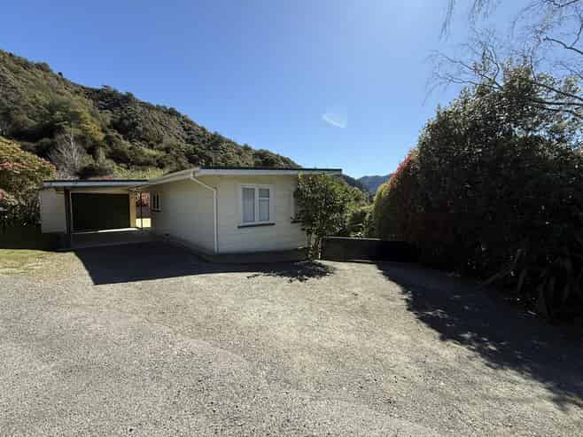 27 Main Road, Havelock