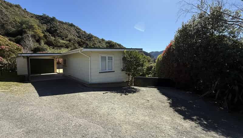 27 Main Road, Havelock