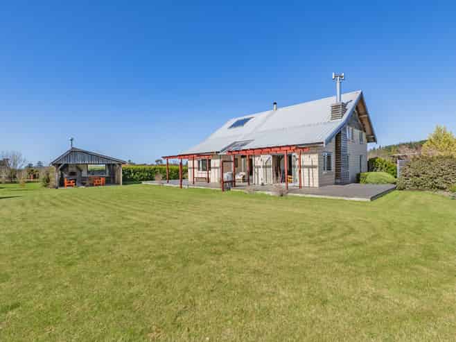 9 Hayfield Terrace, Cust