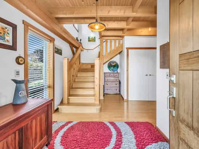 9 Hayfield Terrace, Cust