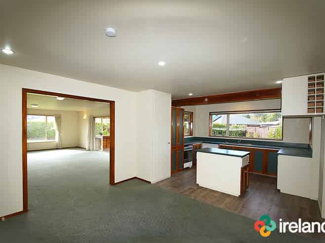 16 Hewitts Road , Woodend