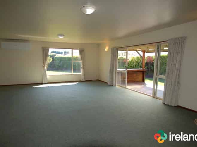 16 Hewitts Road , Woodend