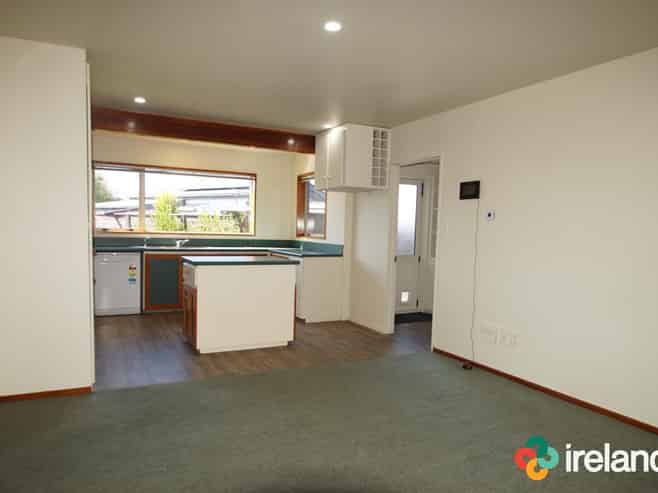 16 Hewitts Road , Woodend
