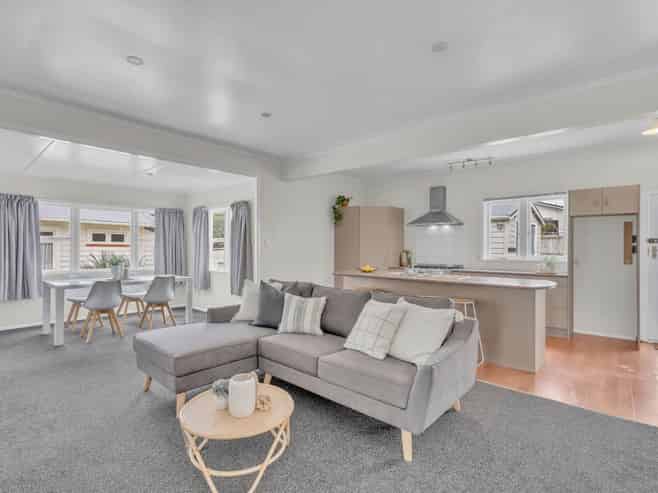14 Bernard Street, Avenues