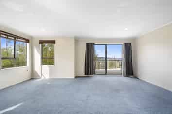 1/12 Kekeno Grove, Tirohanga