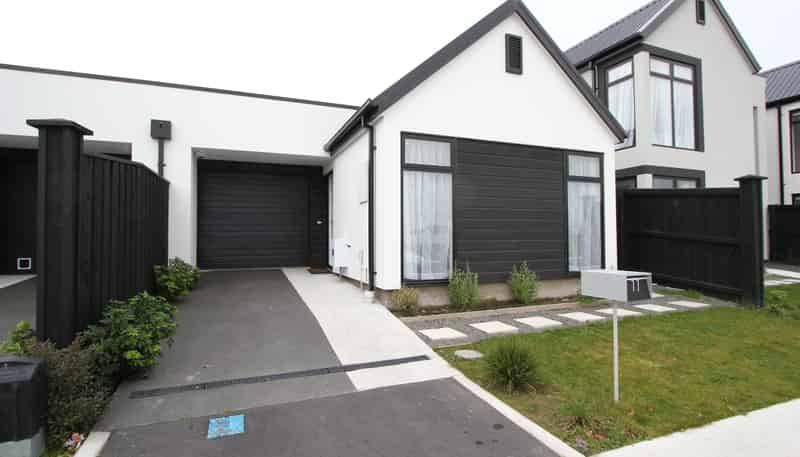 77 Faringdon Boulevard, Craigieburn