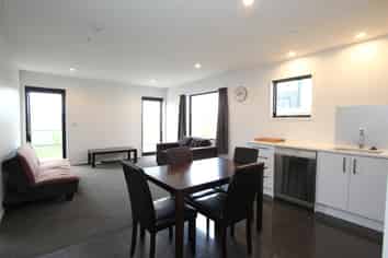 77 Faringdon Boulevard, Craigieburn