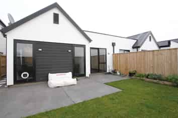 77 Faringdon Boulevard, Craigieburn