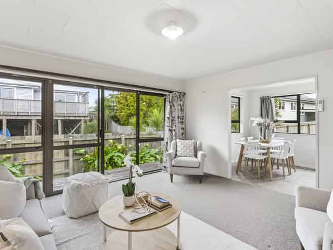 61 Ocean Road, Paraparaumu Beach