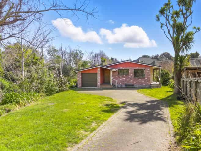 61 Ocean Road, Paraparaumu Beach