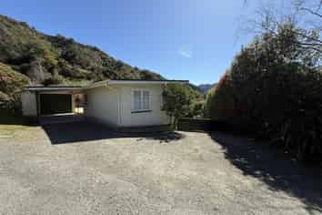 27 Main Road, Havelock