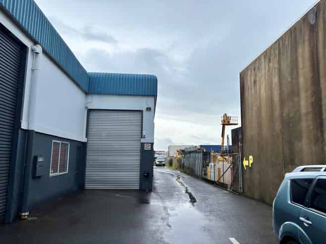 Mount industrial gem with secure yard!