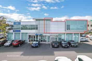 MODERNISED 179M² OPEN-PLAN OFFICE
