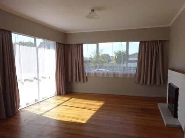 56 Downing Avenue, Pirimai