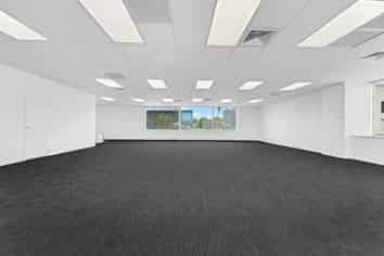 PREMIUM OFFICE - REFURBISHED, READY & PRICED T...