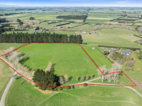 934 Oxford Road, Fernside