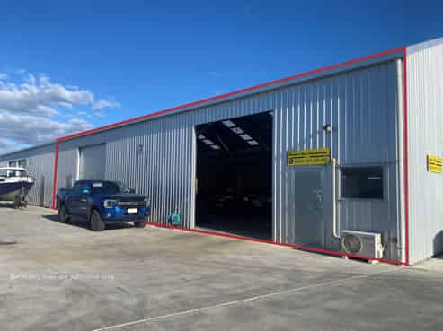 Modern warehouse in secure business park