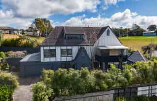 131 Chelsea View Drive, Chatswood