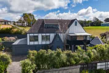 131 Chelsea View Drive, Chatswood