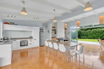 15 Waterman Drive, Langs Beach