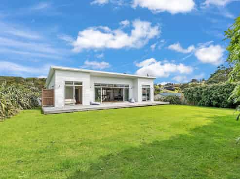 15 Waterman Drive, Langs Beach