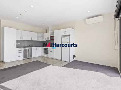 Spacious Unit with Expansive Living Area