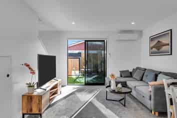 8/3 Shearer Avenue, Papanui