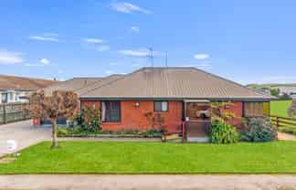 21B Seadown Crescent, Amberley